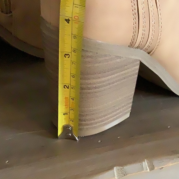 Tan/Natural color ankle boots - Picture 5 of 5